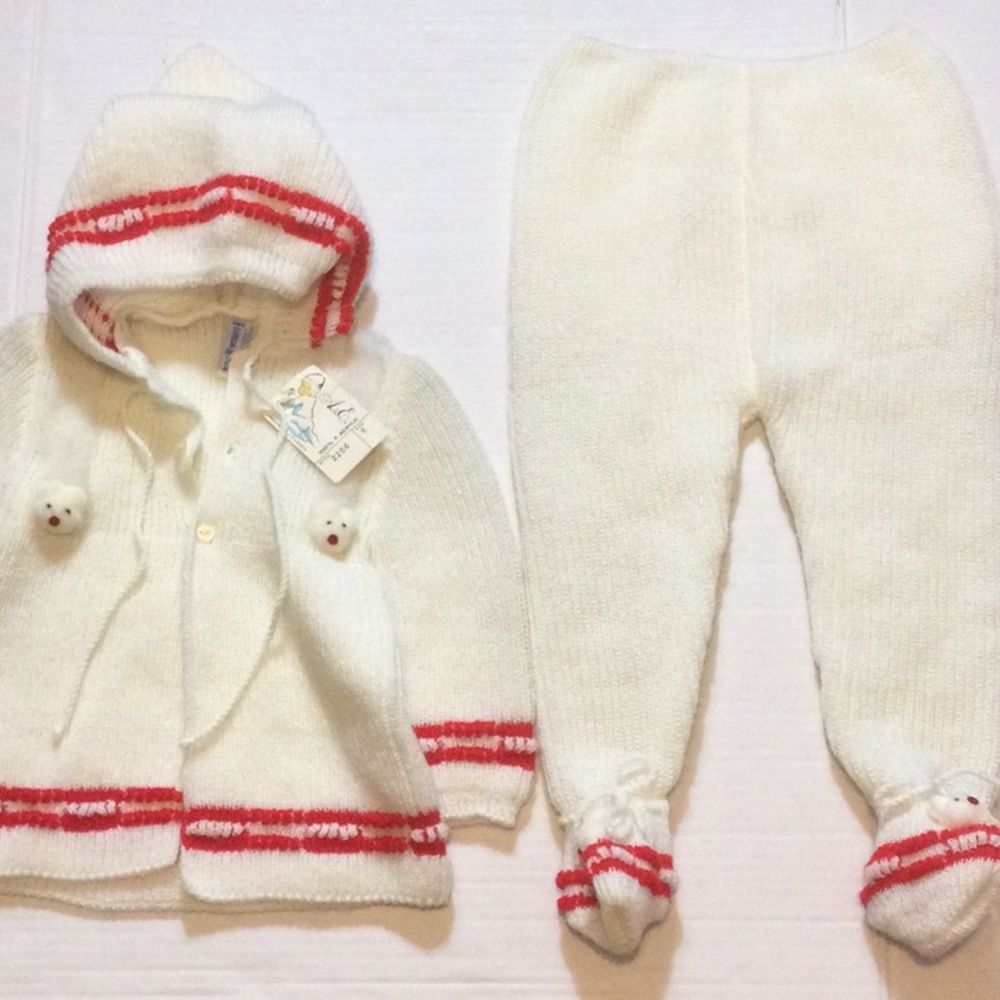 Vintage , Neiman -Marcus White and Red Knit Baby Outfit 12-18 months
